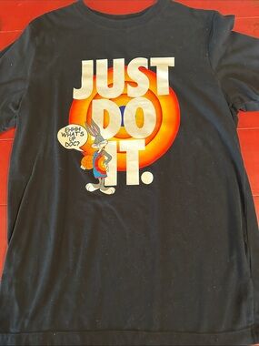 Nike Black "Just Do It" Bugs Bunny Graphic Tee medium